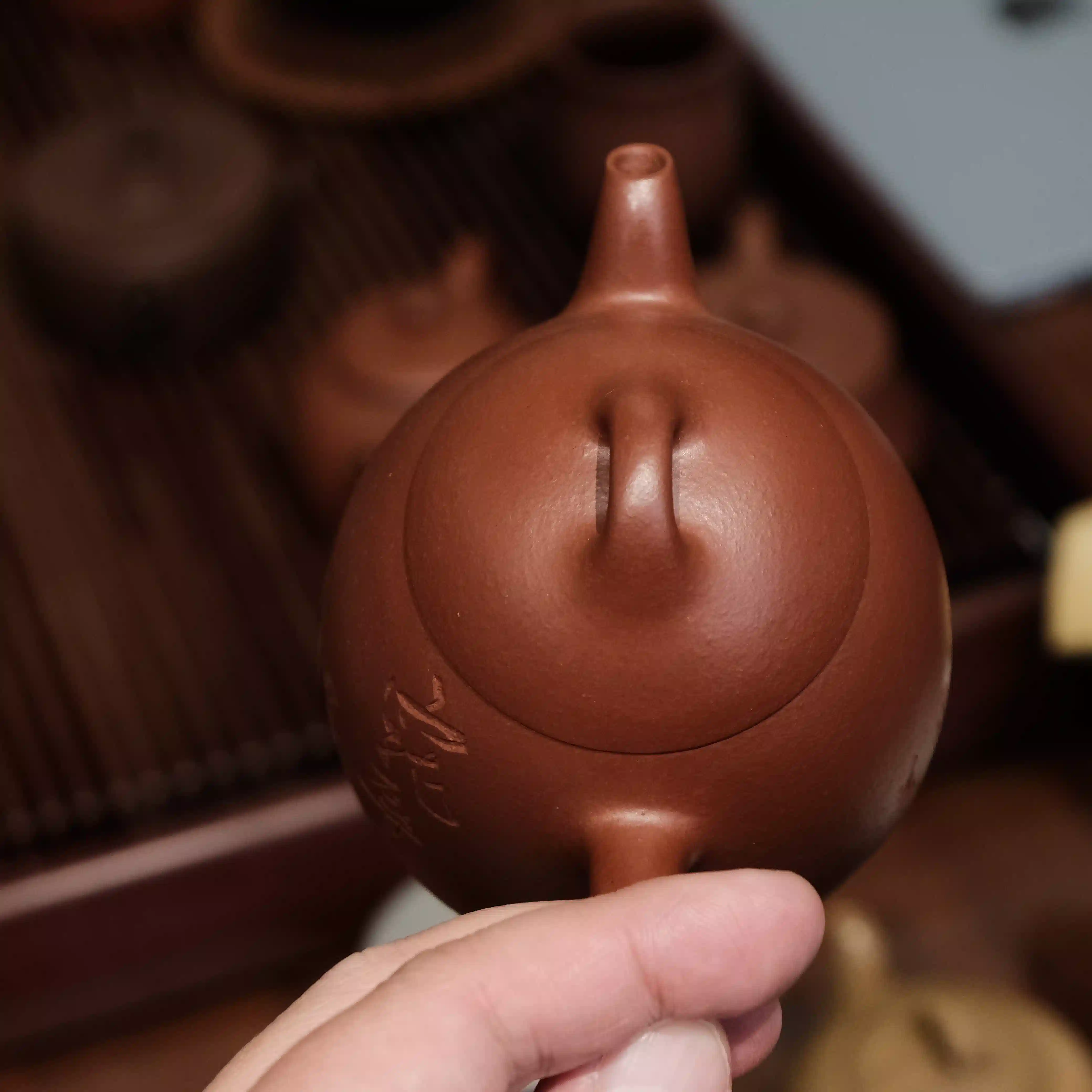 中国　朱泥　人物刻　陶版　壁飾　V　R6812 秦权朱泥中品